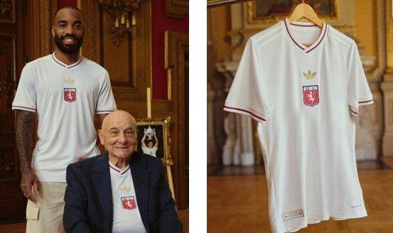 Pin's Vintage Olympique Lyonnais OL Football Club - Collection Rétro